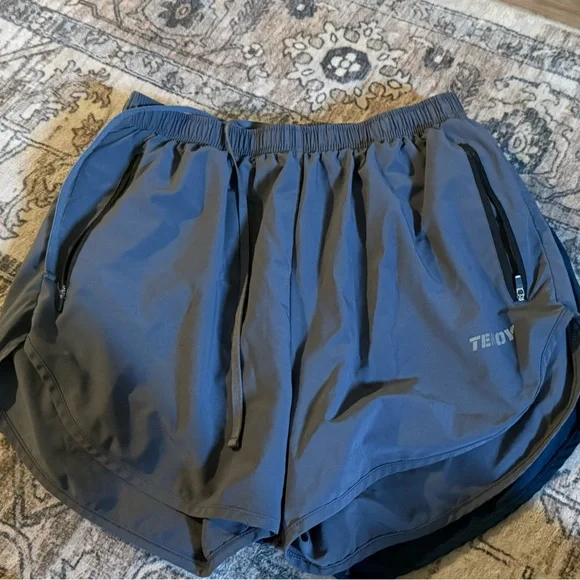 Men’s running shorts - Picture 3 of 4